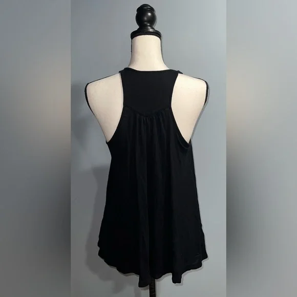 *Roxy- Black and gold tank top - Picture 3 of 6